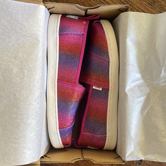 TOMS GLITTER KIDS SHOES NWT - Picture 4 of 7